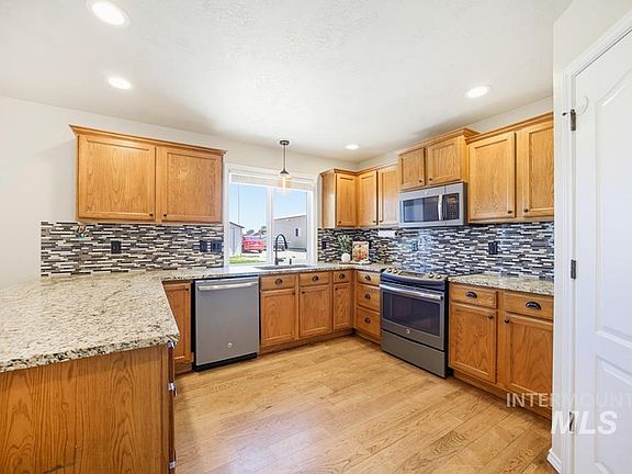 3rd image of 8104 S Happy Valley Rd