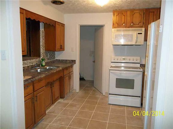3rd image of 4323 N Lesley Ave