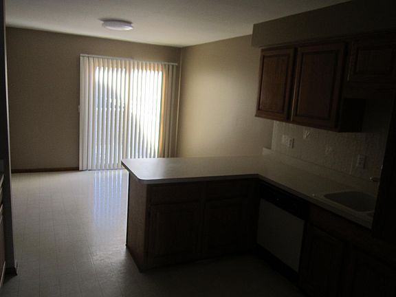5th image of 49575 Bishop Ct