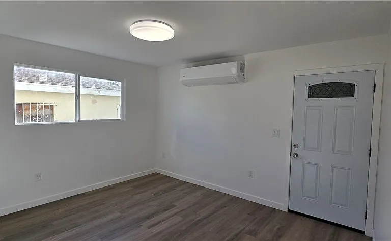 1428 E 54th St #2 — Photo 5