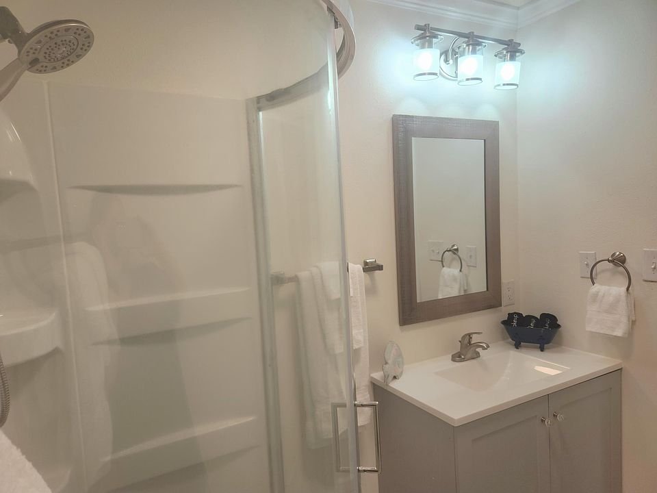 1st image of 1500 Bayou Blvd #4