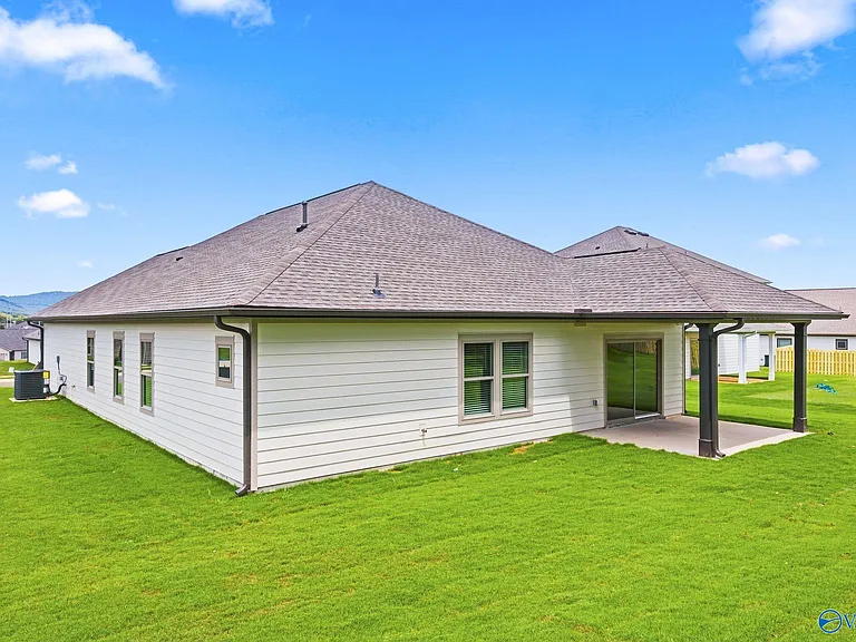 7211 Holly Creek Dr — Photo 35