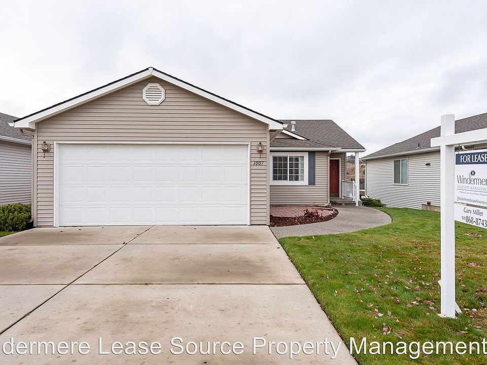 1st image of 1007 N Oakmont Ln