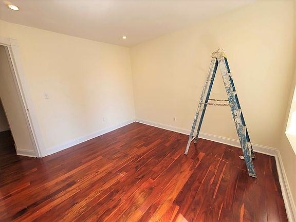 2nd image of 121 W 104th St #5Z