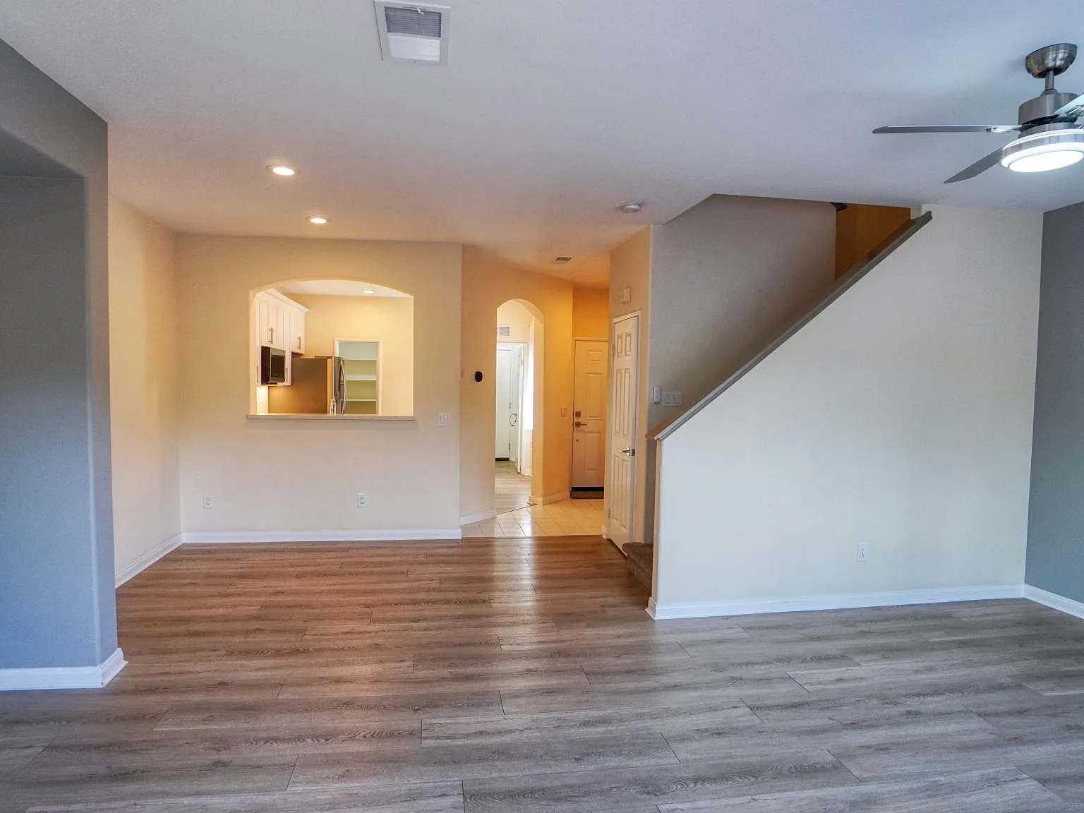 3 bed, 2.5 bath, 1471 sqft, $3,750 — Photo 4