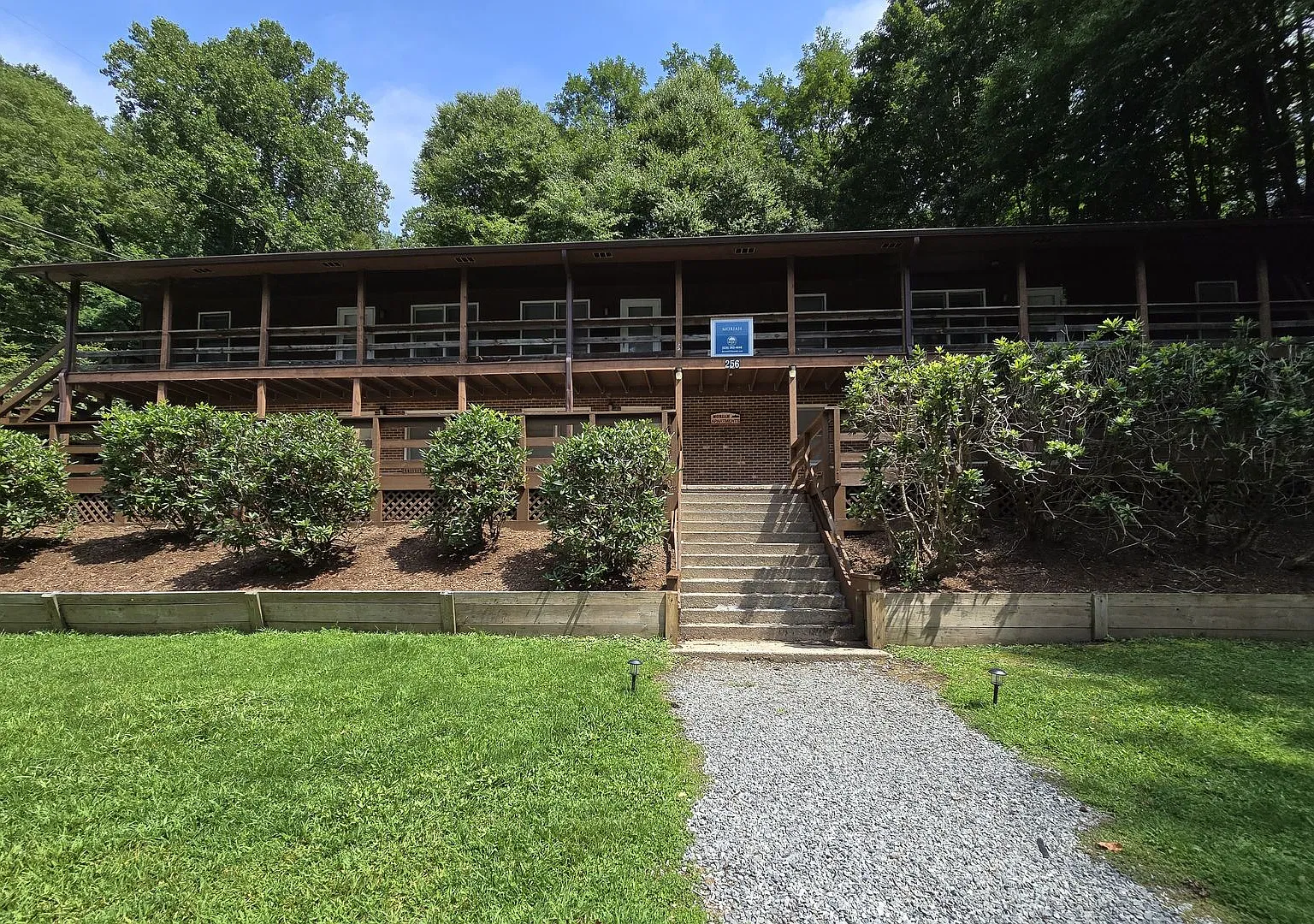 Moriah Apartments — Photo 1