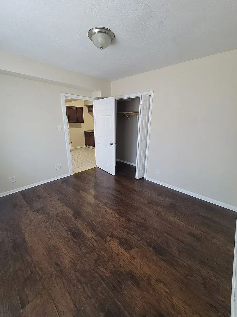 2 bed, $1,400 — Photo 4