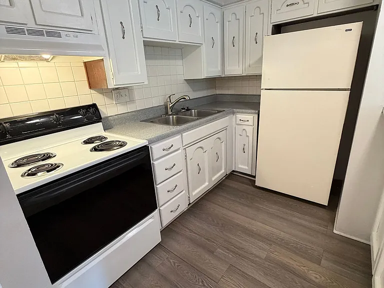6504 Ravena Rd — Photo 7