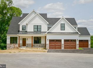 19 Thaton Rd, Lititz, PA 17543