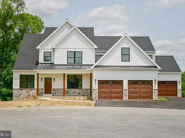 19 Thaton Rd, Lititz, PA 17543