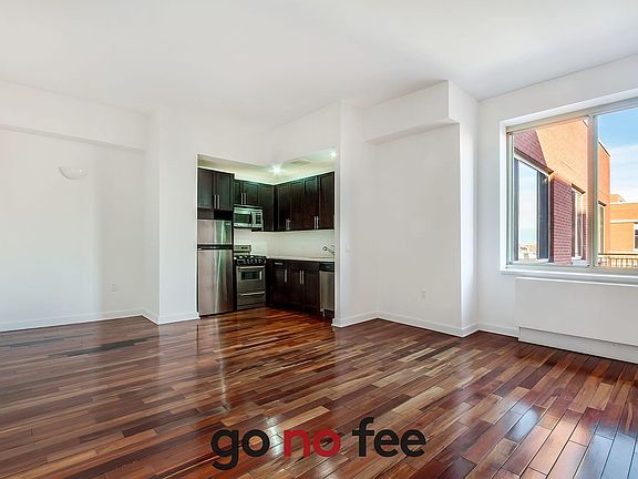 3rd image of 454 Manhattan Ave APT 4