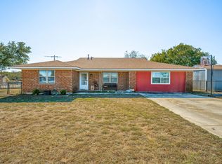 1210 E Gentry St, Hamilton, TX 76531