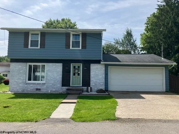 14 Myrna St, Buckhannon, WV 26201