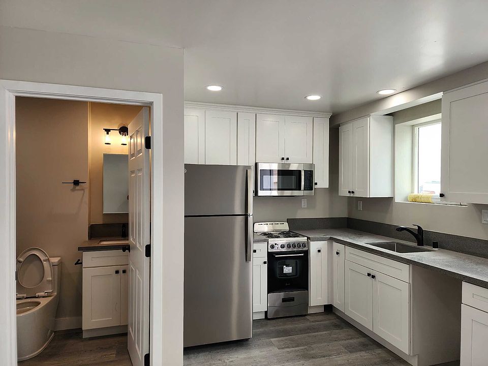 1st image of 3622 Park Blvd #1