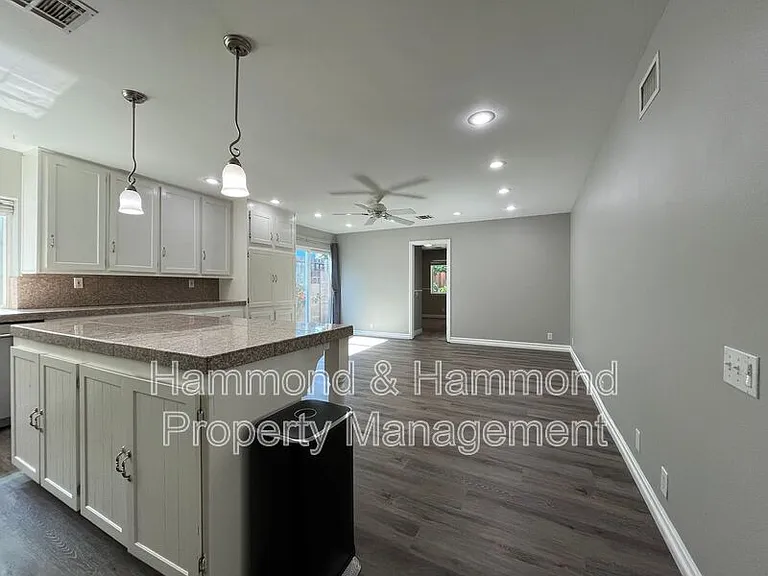 5716 Bloomfield St — Photo 7