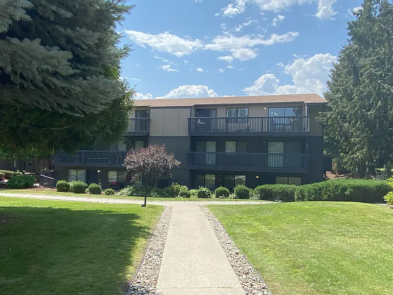 Cedarwood — Photo 28