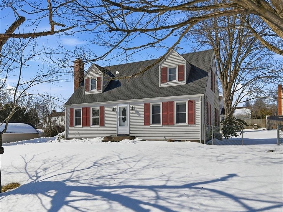 1st image of 32 Glenview Dr