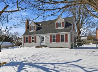 32 Glenview Dr, West Springfield, MA 01089