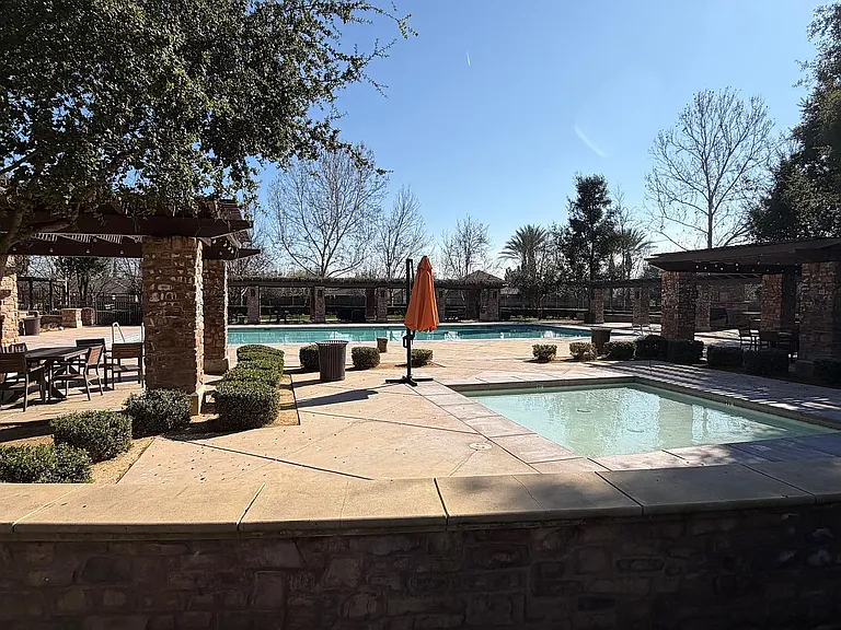 1521 N Encoure Way — Photo 38
