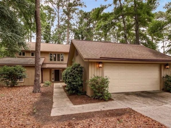 48 Village Green Cir