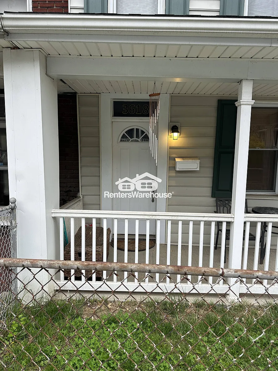 Building Photo - 3618 Ash St #3