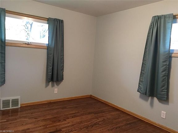 5th image of 16106 Woodbury Ave
