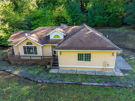 4th image of 140 Golden Dr