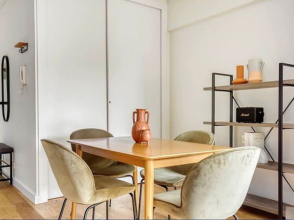 4th image of 279 E 44th St #21E