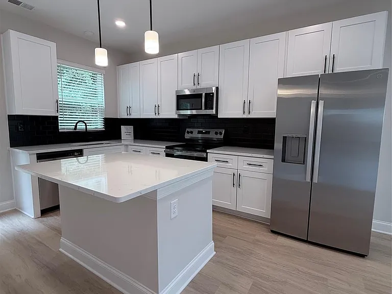5201 Park Place Dr — Photo 3