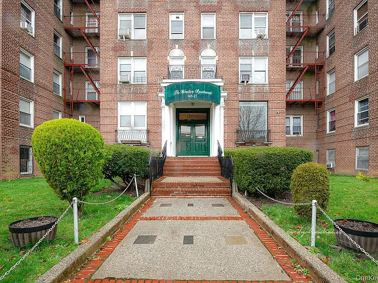 14325 84th Dr #2E — Photo 1