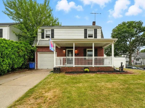 40 Rosedale Ave, Elmwood Park, NJ 07407