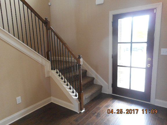 3rd image of 8842 Crenshaw Dr