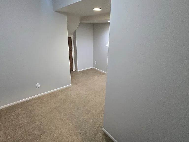 870 W 675 N — Photo 26