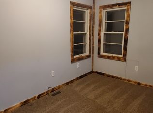 559 W 10th St, Hoisington, KS 67544