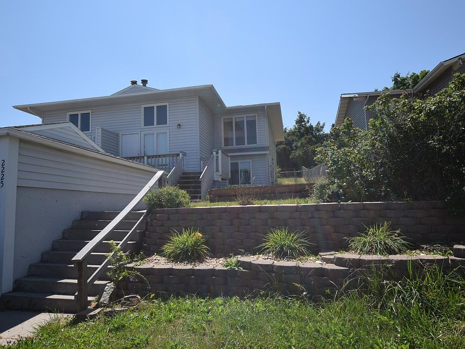 1st image of 2225 E Foothills Dr