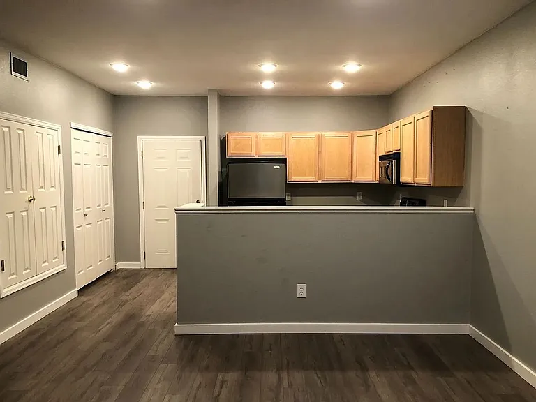 1002 Lucca Dr — Photo 4