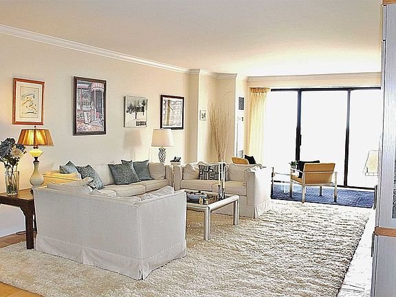 2nd image of 26910 Grand Central Pkwy APT 22K