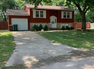 809 Pettit Ct, Machesney Park, IL 61115