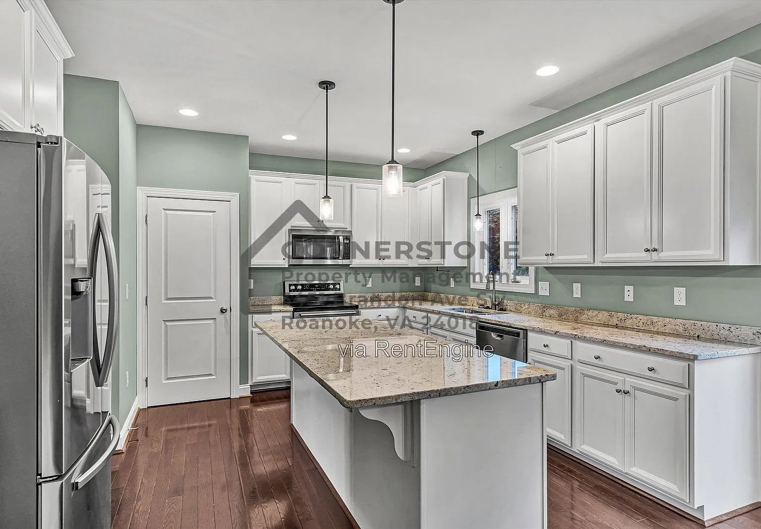 4 bed, 2.5 bath, 2025 sqft, $2,900 — Photo 4