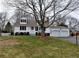 25 Texas Dr, Oakdale, CT 06370