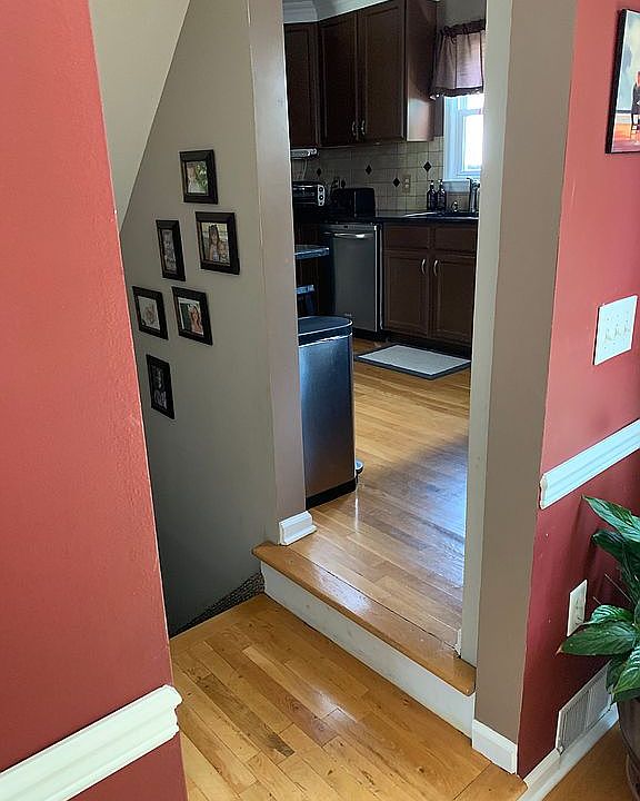 2nd image of 325 W Crescent Pkwy