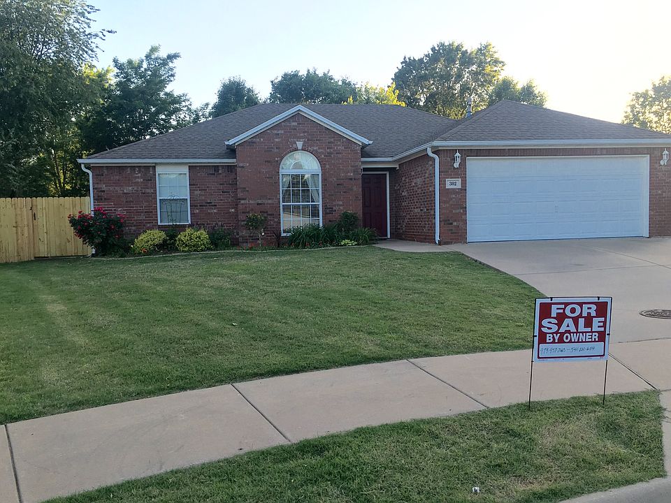 1st image of 302 Ryan Ct