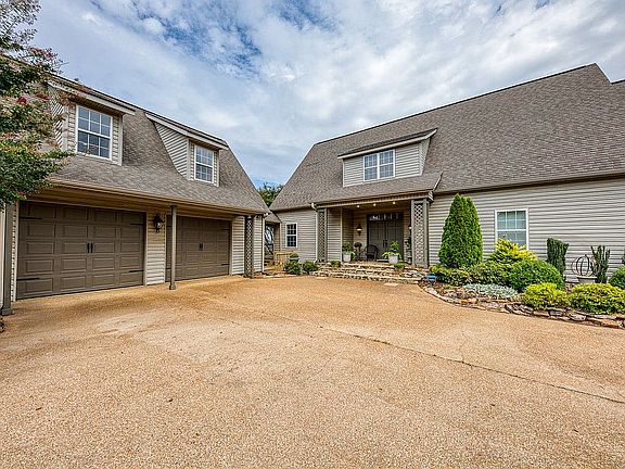 5th image of 375 Nelson Ln
