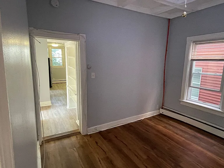 664 State St — Photo 12