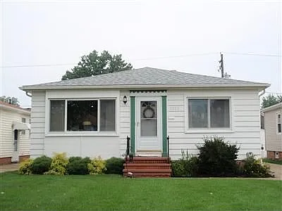 3202 Wales Ave photo 1