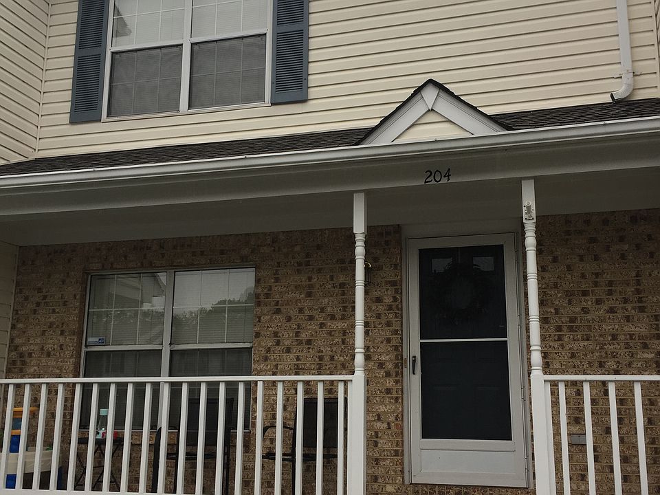 1st image of 204 Durham Ct