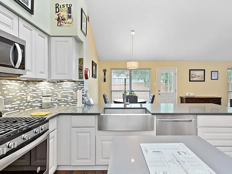8203 Miller Falls Dr — Photo 17