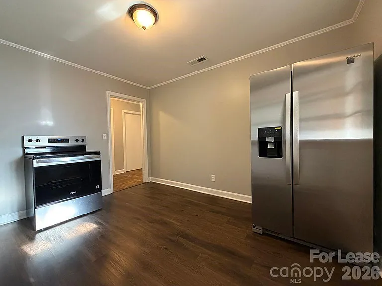 202 E Jenkins St — Photo 6