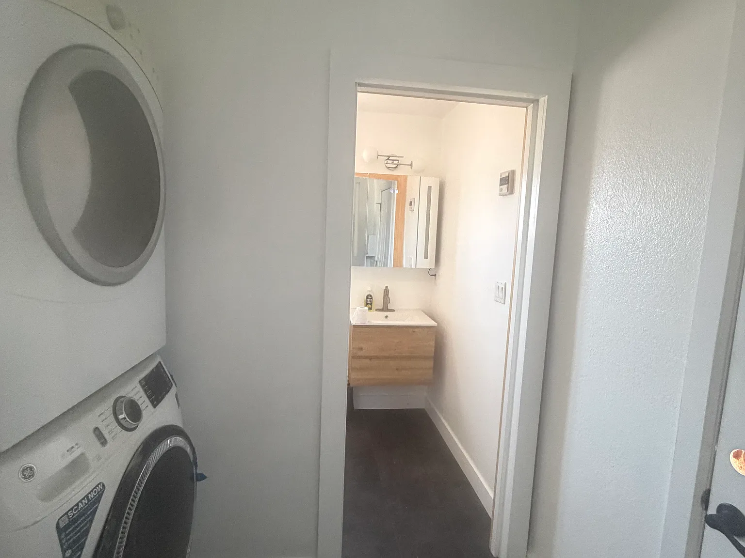 2 bed, 700 sqft, $3,000 — Photo 3