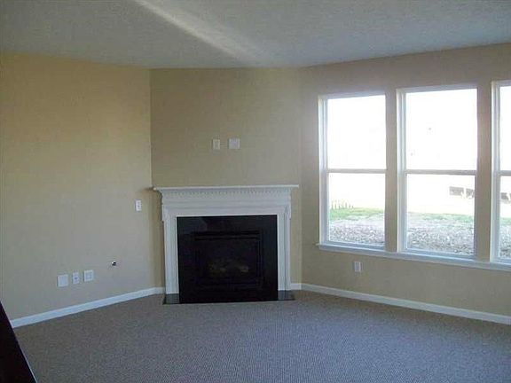 This photo is of the same model but in a different CalAtlant